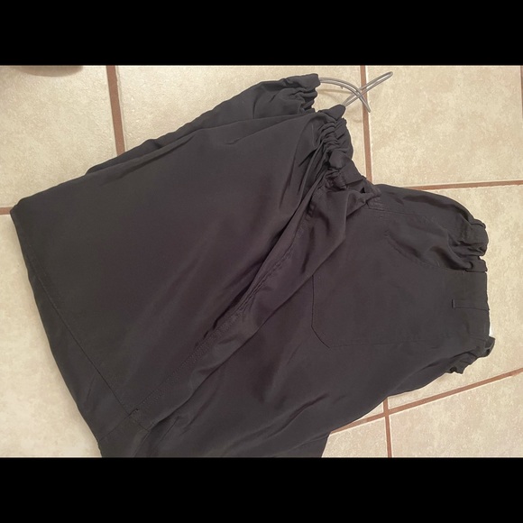 Assorted scrub bottoms all size LP used - Picture 6 of 6